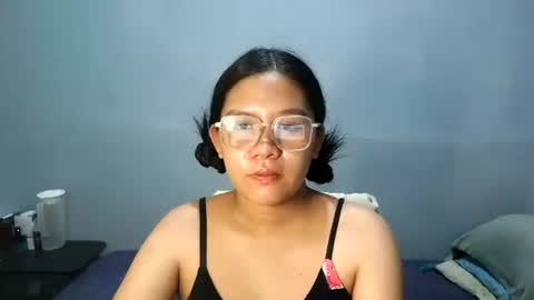 Snapshot of yoursexy_reb chatting on 02.19.26 yoursexy_reb online show from 02.19.26