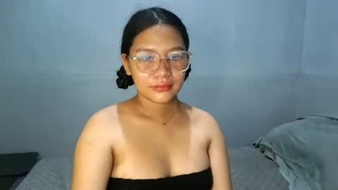 Snapshot of yoursexy_reb chatting on 02.27.26 yoursexy_reb online show from 02.27.26