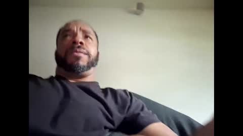 Snapshot of yoursexydaddy8181 chatting on 06.01.26 yoursexydaddy8181 online show from 06.01.26