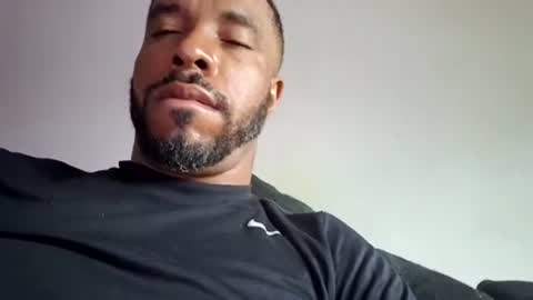 Snapshot of yoursexydaddy8181 chatting on 06.18.26 yoursexydaddy8181 online show from 06.18.26
