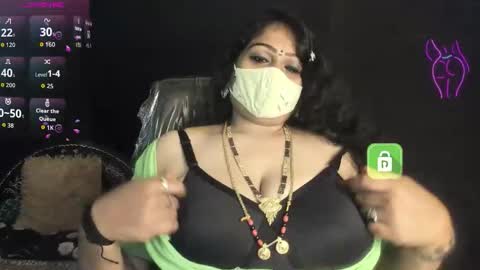 Snapshot of yourss_preethy chatting on 11.01.25 preethy online show from 11.01.25