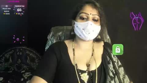 Snapshot of yourss_preethy chatting on 11.04.25 preethy online show from 11.04.25