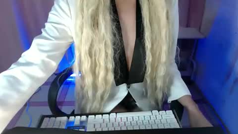 MYSTERIOUS QUEEN online show from 10.08.25
