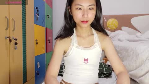 Snapshot of yoursweetestkiwi chatting on 10.14.25 Kiwi online show from 10.14.25