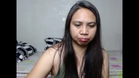 Snapshot of yoursweetheart09 chatting on 03.18.26 lariza online show from 03.18.26