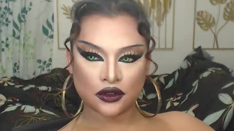 Snapshot of yourtrannyqueenxxx chatting on 10.05.25 Anastacia Grey online show from 10.05.25