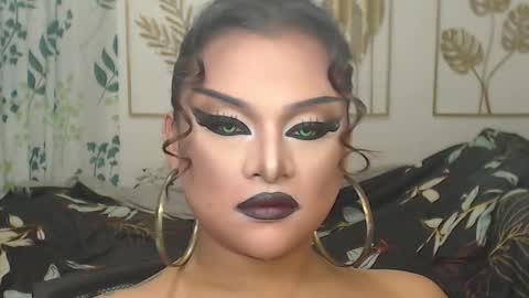 Snapshot of yourtrannyqueenxxx chatting on 10.05.25 Anastacia Grey online show from 10.05.25