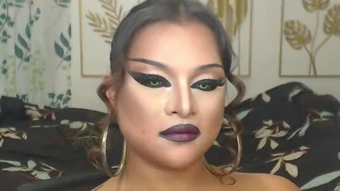 Snapshot of yourtrannyqueenxxx chatting on 10.10.25 Anastacia Grey online show from 10.10.25