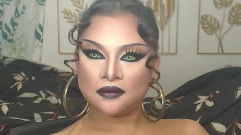 Snapshot of yourtrannyqueenxxx chatting on 10.12.25 Anastacia Grey online show from 10.12.25