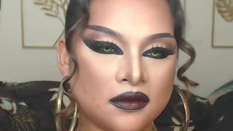 Snapshot of yourtrannyqueenxxx chatting on 10.14.25 Anastacia Grey online show from 10.14.25