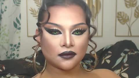 Snapshot of yourtrannyqueenxxx chatting on 10.19.25 Anastacia Grey online show from 10.19.25