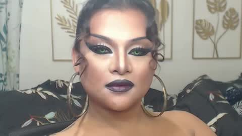 Snapshot of yourtrannyqueenxxx chatting on 10.31.25 Anastacia Grey online show from 10.31.25