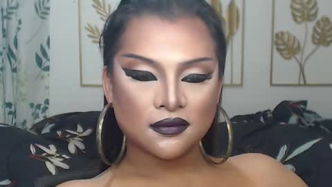 Snapshot of yourtrannyqueenxxx chatting on 11.16.25 Anastacia Grey online show from 11.16.25