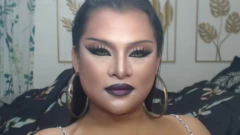 Snapshot of yourtrannyqueenxxx chatting on 11.17.25 Anastacia Grey online show from 11.17.25