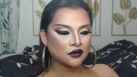 Snapshot of yourtrannyqueenxxx chatting on 11.21.25 Anastacia Grey online show from 11.21.25