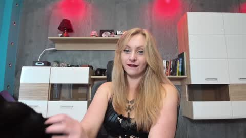 Snapshot of yourvenus00 chatting on 12.09.24 YourVenus00 -Follow my OF online show from 12.09.24