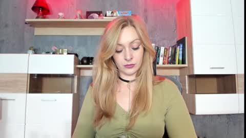 Snapshot of yourvenus00 chatting on 12.30.24 YourVenus00 -Follow my OF online show from 12.30.24