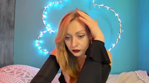 Snapshot of yourvenus00 chatting on 02.02.25 YourVenus00 -Follow my OF online show from 02.02.25