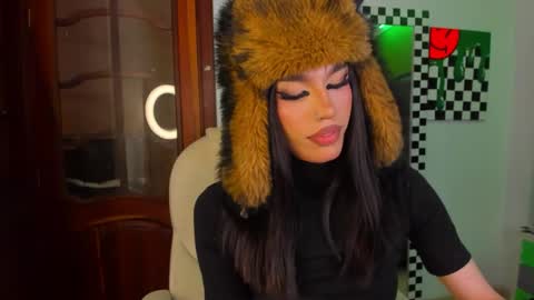 Snapshot of yourvirtualgirlfriennd chatting on 10.08.25 GI online show from 10.08.25