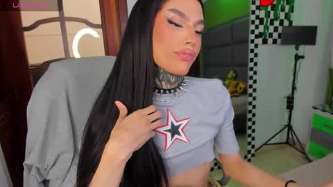 Snapshot of yourvirtualgirlfriennd chatting on 10.23.25 GI online show from 10.23.25