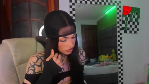 Snapshot of yourvirtualgirlfriennd chatting on 11.16.25 GI online show from 11.16.25