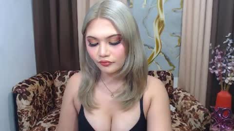 Snapshot of youungsextdeity chatting on 06.16.26 cathy online show from 06.16.26