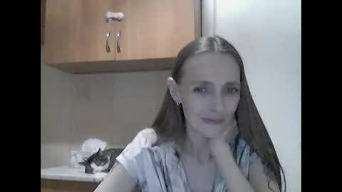 Snapshot of youur_light chatting on 04.28.26 Youur light online show from 04.28.26