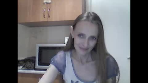 Snapshot of youur_light chatting on 05.15.26 Youur light online show from 05.15.26