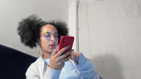 Snapshot of youwishtobeme chatting on 02.08.25 elizabeth ju online show from 02.08.25