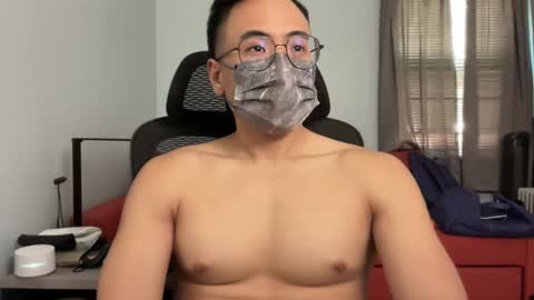 Snapshot of yrubber chatting on 09.15.25 YellowRubber online show from 09.15.25