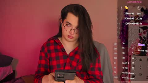 Snapshot of ysabell_viveris chatting on 12.28.24 Ysabell online show from 12.28.24