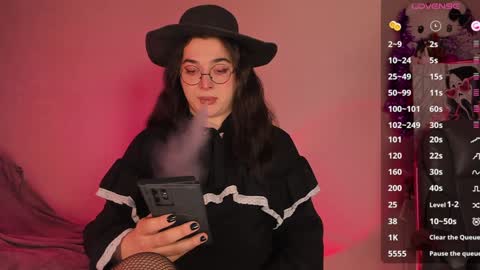 Snapshot of ysabell_viveris chatting on 01.05.25 Ysabell online show from 01.05.25