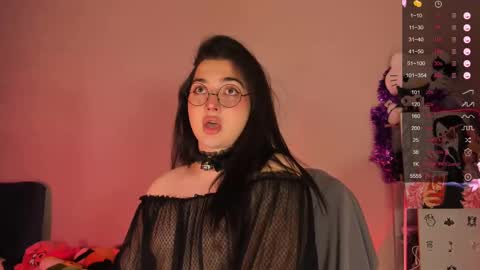 Snapshot of ysabell_viveris chatting on 02.14.25 Ysabell online show from 02.14.25