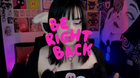 Snapshot of yuhwa chatting on 10.15.25 rawr Anne Independent model online show from 10.15.25