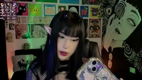 Snapshot of yuhwa chatting on 10.26.25 rawr Anne Independent model online show from 10.26.25