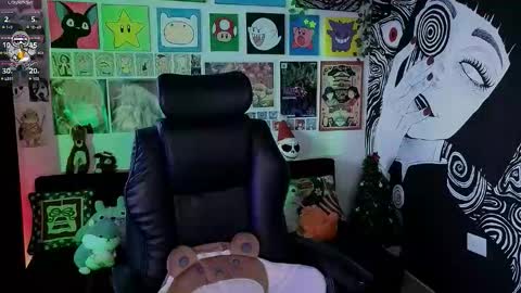    rawr   Anne Independent model      online show from 12.20.25