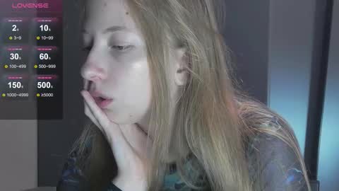 Snapshot of yuki_bloom chatting on 10.15.25 yuki_bloom online show from 10.15.25