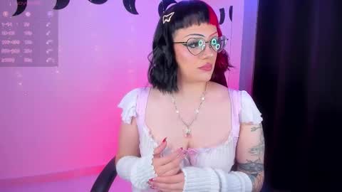 Snapshot of yuki_cross chatting on 02.25.26 online show from 02.25.26