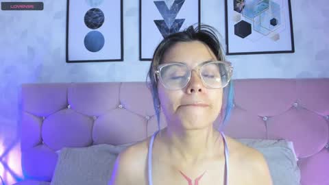 Yukki Kuran online show from 12.08.24