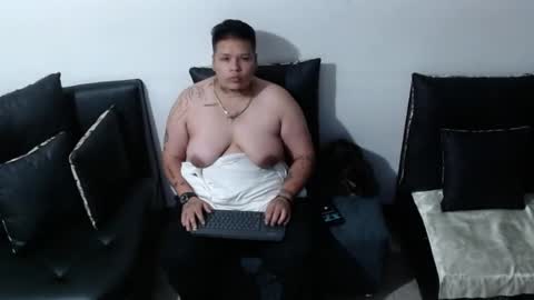 Snapshot of yulandval chatting on 11.09.25 yul and val couple online show from 11.09.25