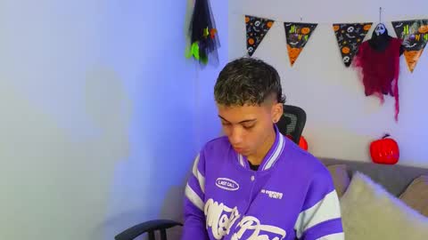 yulian_vasquez online show from 10.30.25