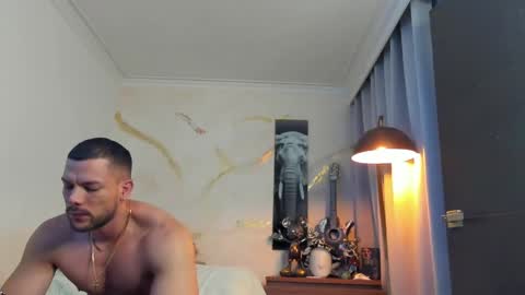 Snapshot of yulianpereira25 chatting on 05.22.26 yulian 2811 online show from 05.22.26
