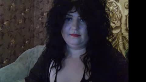 Snapshot of yuliiared chatting on 12.19.25 yuliiared online show from 12.19.25