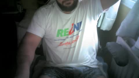 Snapshot of yulius_7 chatting on 10.29.25 yulius_7 online show from 10.29.25