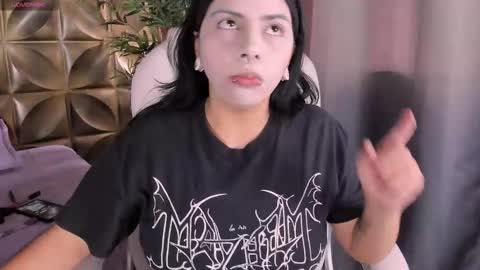 Snapshot of yumeko_jabami chatting on 10.20.25 YUMEKO online show from 10.20.25