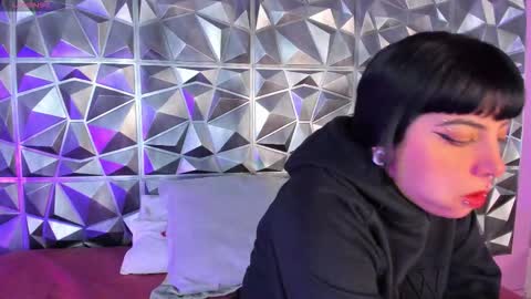 Snapshot of yumeko_jabami chatting on 10.21.25 YUMEKO online show from 10.21.25