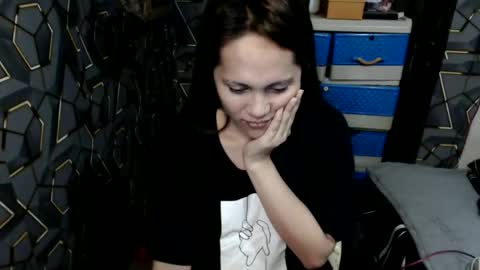 Snapshot of yumi_white chatting on 02.13.26 yumi online show from 02.13.26