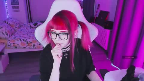 Yumi 3 online show from 12.22.25