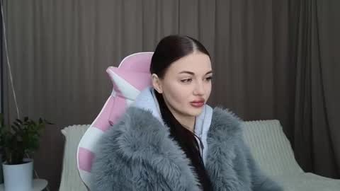 yumieast online show from 01.18.26