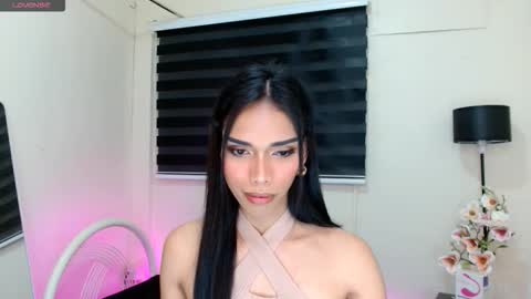 yumieholly online show from 09.26.25